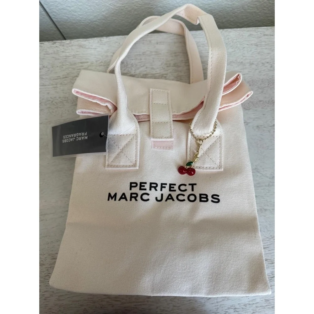 NIB Marc Jacobs Perfect Lunch Tote with Charm - Picture 2 of 8